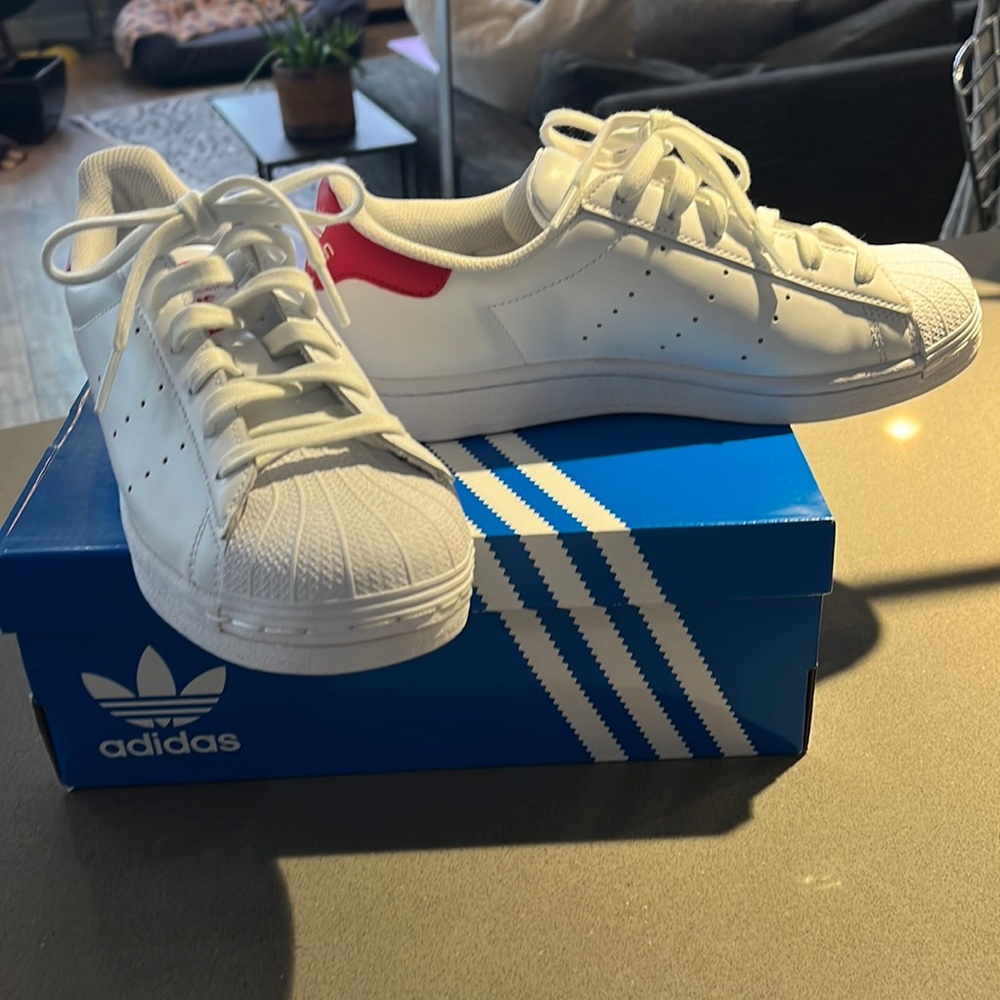 NEW never been worn Adidas Superstar Stan Smith red